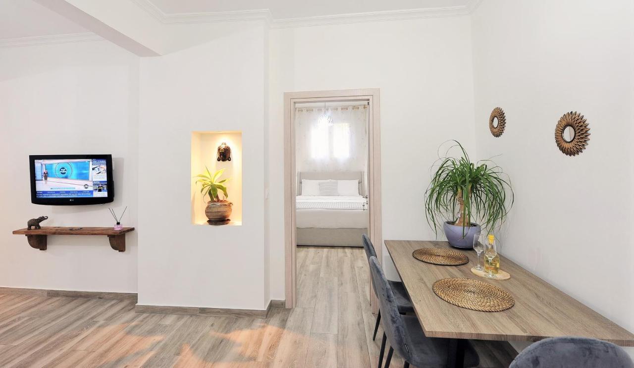 Bella Ciao Guest House Athena Bagian luar foto