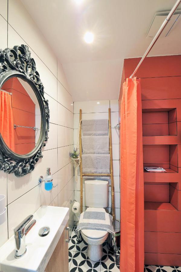 Bella Ciao Guest House Athena Bagian luar foto